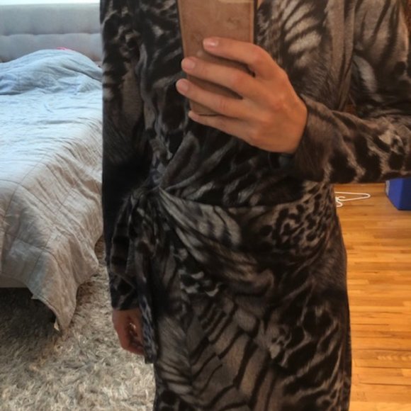 Frank Lyman animal print wrap dress - Picture 2 of 6